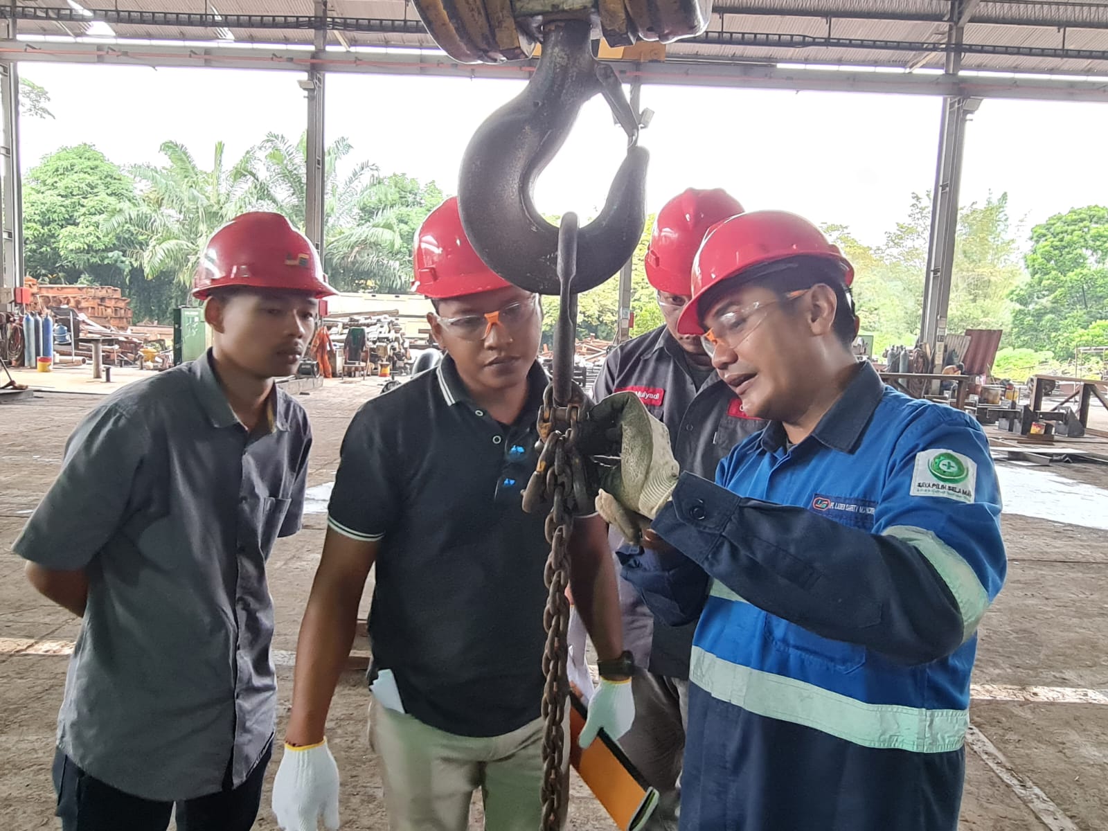 Overhead Crane Operator dan Mobile Crane