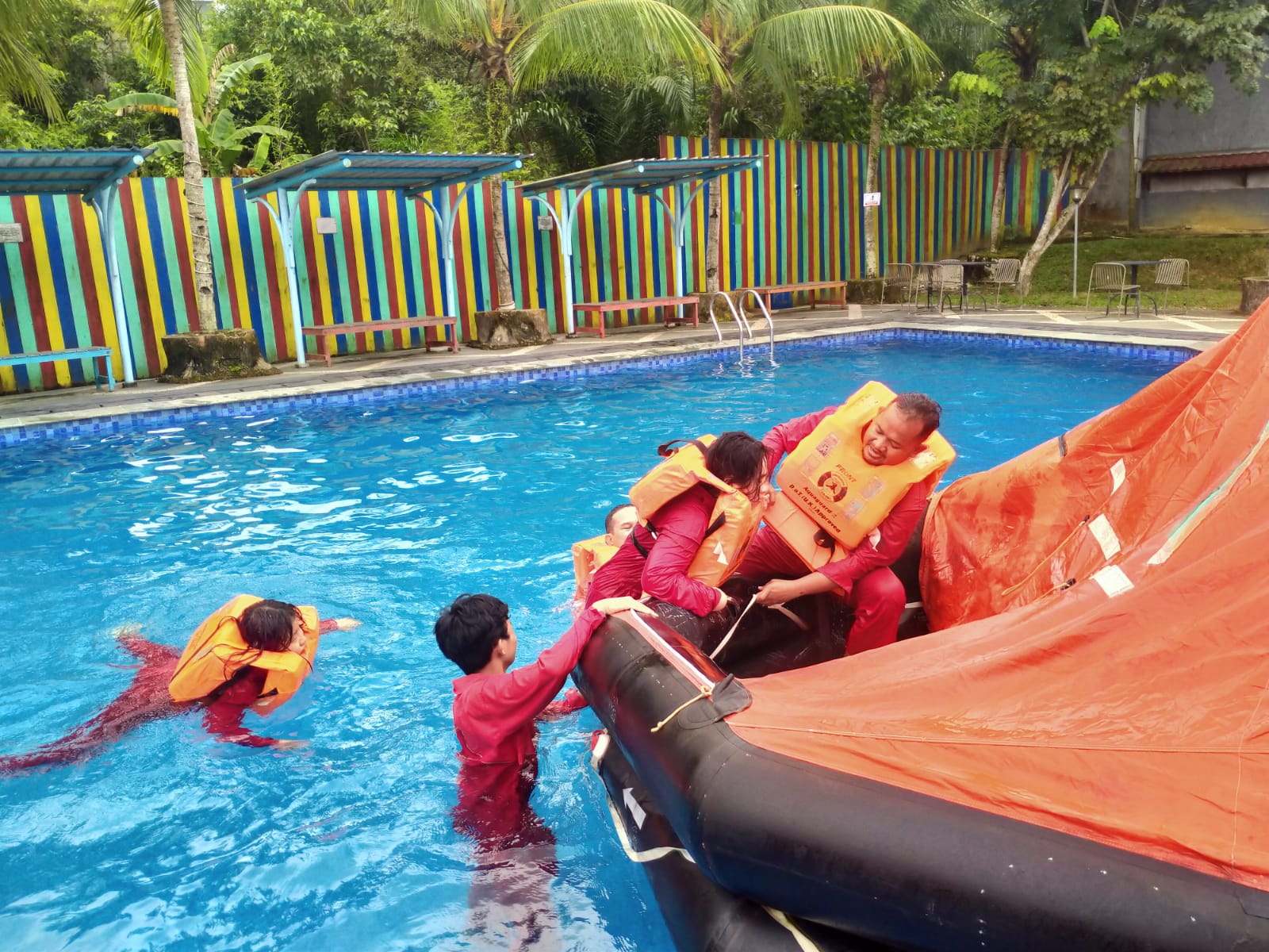 Pelatihan Bosiet - Sea Survival